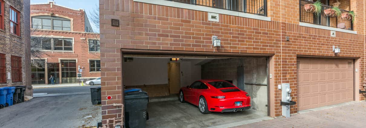 West Loop 3-Bedroom Townhome For Sale - Garage