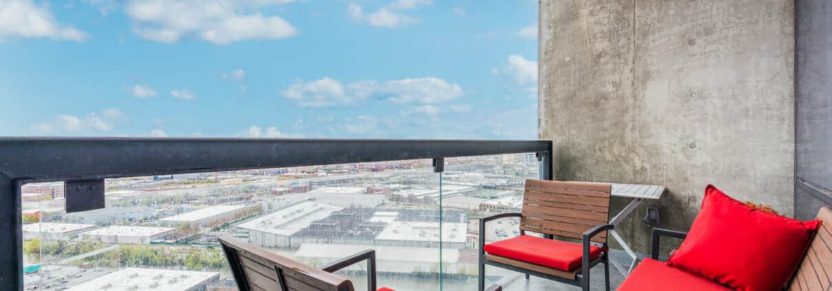 860 W Blackhawk St Chicago - Balcony