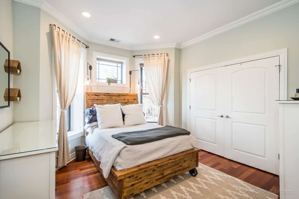 1630 W Sunnyside Ave Unit 2W - Bedroom