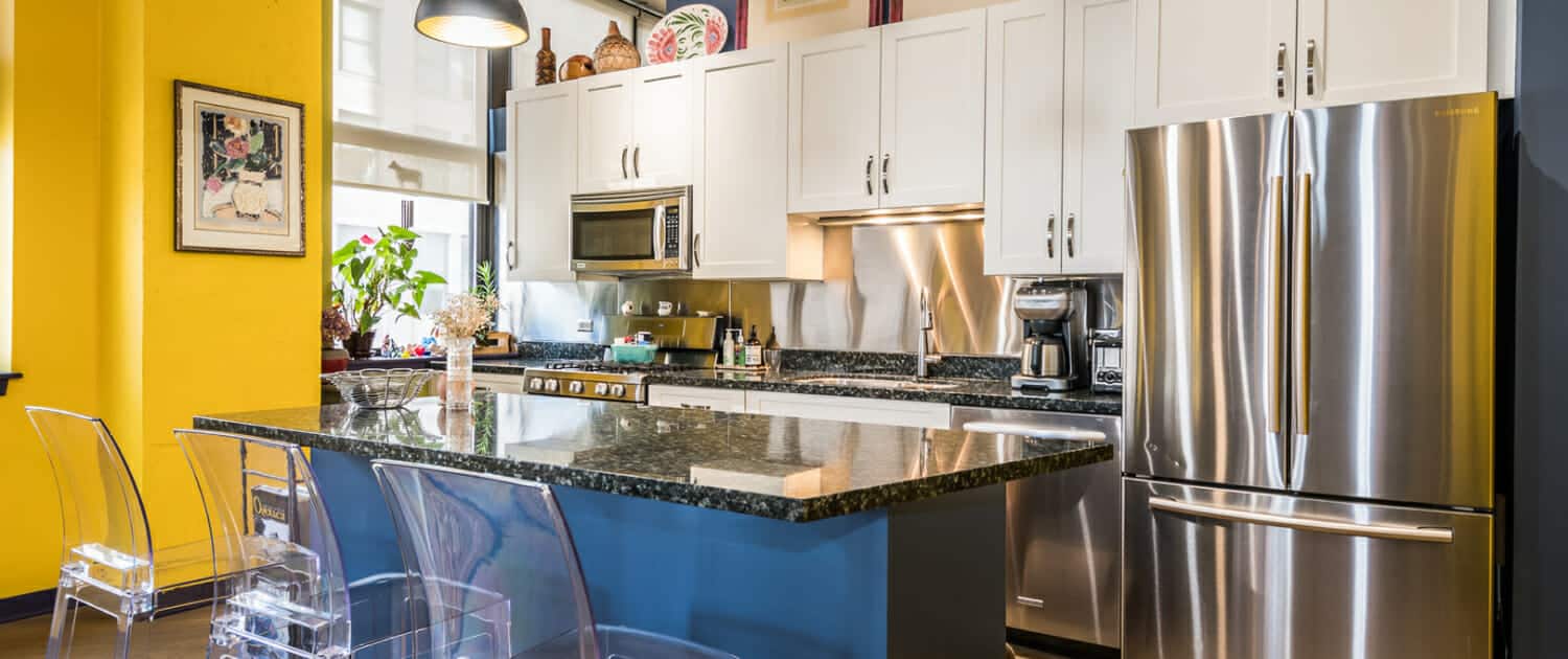547 S Clark Street, Unit 402, Chicago IL - Kitchen - dramatic printers row loft