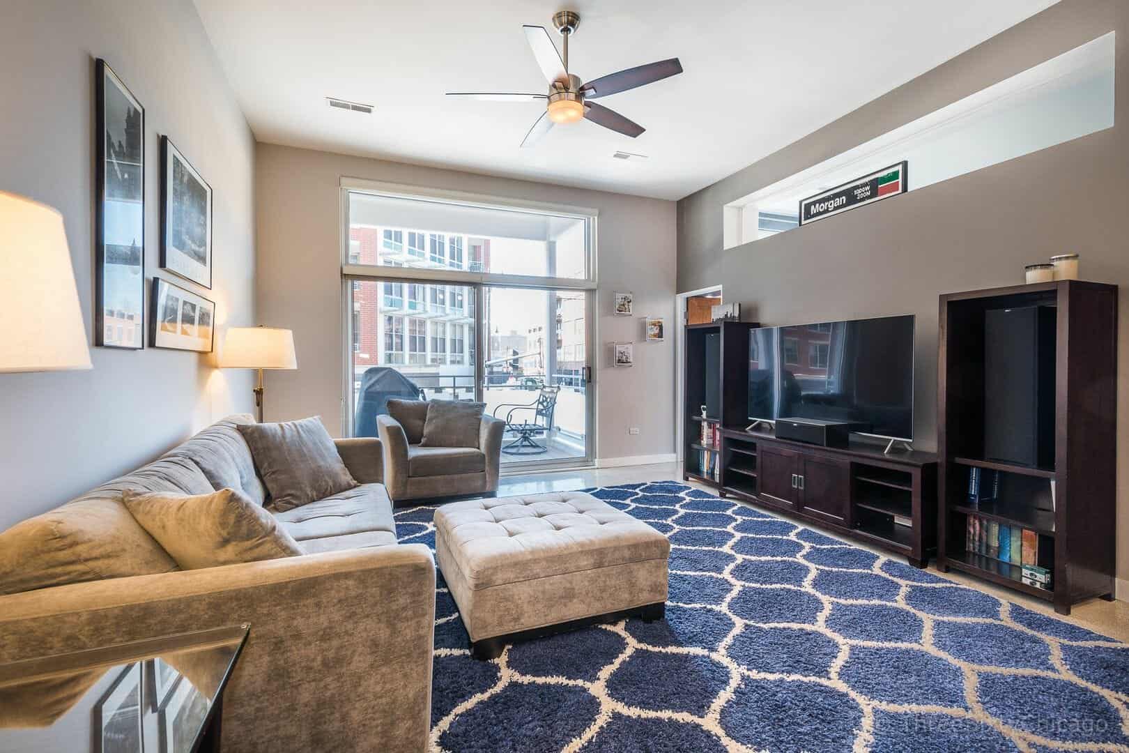 Immaculate West Loop Corner Unit at 949 W Madison unit 201 - living room