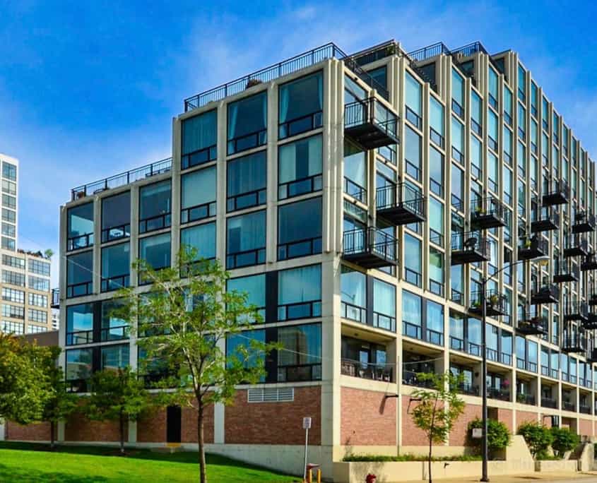 FEATURED CHICAGO PROPERTIES visual data 2